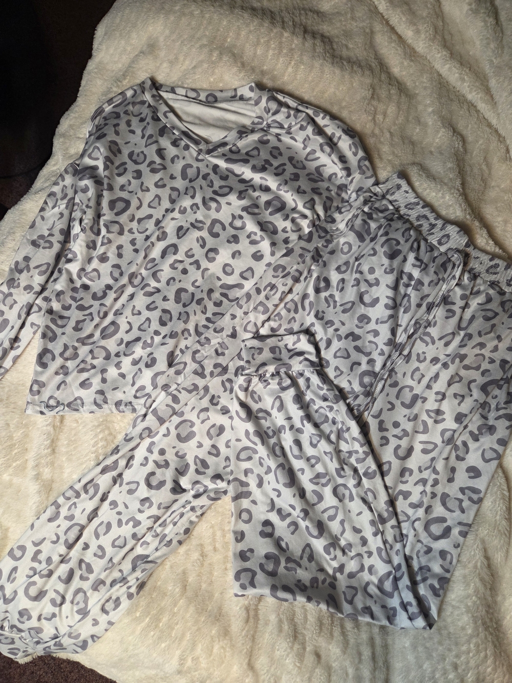 Womens Gray Leopard Print Pajama Set - Soft Long Sleeve Top & Pants